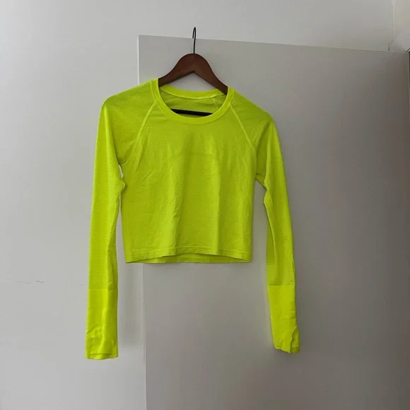 Lululemon Swiftly Tech Long Sleeve Shirt 2.0 CROPPED Highlight Yellow - Picture 2 of 9